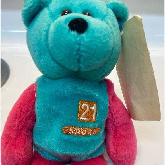 Limited Edition Tim Duncan 1999 beanie babies - Picture 5 of 6